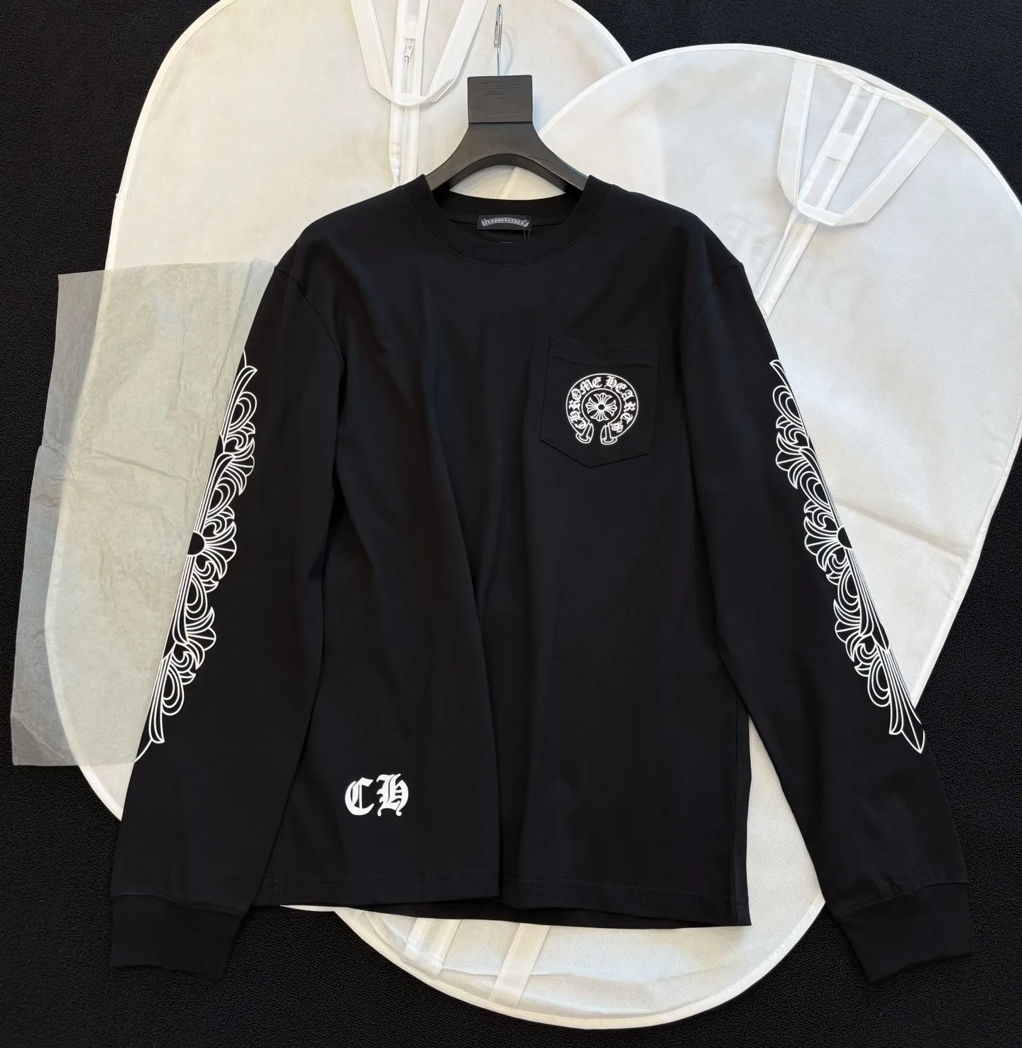 P180 Style number: D408 ChromeHearts-CH ChromeHearts city limited cross Sanskrit printed long sleeves SIZE #s m l xl Length 69 71 73 74 Bust 106 110 114 118 Sleeve length 64 65 66 67